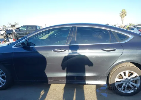 2017 Chrysler 200 Limited Platinum из США, поврежденный, VIN 1C3CCCAB3HN510772